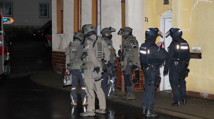 SEK-Einsatz gestern in Eckardtsleben (Foto: S.Dietzel) SEK-Einsatz gestern in Eckardtsleben (Foto: S.Dietzel)