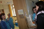 Weihnachtsbesuche in den DRK-Krankenhäusern (Foto: Karl-Heinz Herrmann) Weihnachtsbesuche in den DRK-Krankenhäusern (Foto: Karl-Heinz Herrmann)