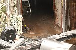 Die Löscharbeiten am Mecklenburgs Hof dauerten auch heute noch an (Foto: agl) Die Löscharbeiten am Mecklenburgs Hof dauerten auch heute noch an (Foto: agl)