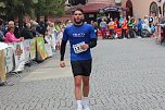 Eintausend L&auml;uferinnen und L&auml;ufer beteiligten sich am 3T&uuml;rmelauf in Bad Langensalza 2024 (Foto: Eva Maria Wiegand)