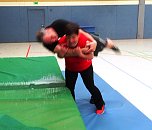 Lehrgang f&uuml;r Selbstverteidigung und Selbstbehauptung f&uuml;r Frauen in der Zweifelderhalle in Bad Frankenhausen (Foto: Peter Ke&szlig;ler)