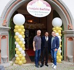 Er&ouml;ffnungsfeier mit geladenen G&auml;sten im Punjabi Bad&acute;sha (Foto: Eva Maria Wiegand)