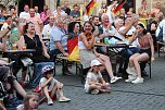 Public Viewing auf dem Neumarkt in Bad Langensalza zum Achtelfinalspiel der EM 2024 - Deutschland gegen D&auml;nemark (Foto: Eva Maria Wiegand)
