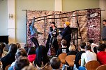 Das "White Horse Theatre" war wieder zu Gast am Humboldt Gymnasium (Foto: Christoph Keil) Das "White Horse Theatre" war wieder zu Gast am Humboldt Gymnasium (Foto: Christoph Keil)