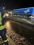 Unfall in Greu&szlig;en - Pkw kollidiert, in der Stra&szlig;e Hinter der Ziegelh&uuml;tte in Fahrtrichtung B4, mit Sattelzug (Foto: Si. Dietzel )