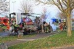 LKW brannte auf der Autobahn-Rastst&auml;tte (Foto: S.Dietzel / Feuerwehr)