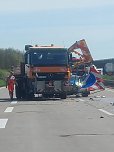 Ein Lkw kollidierte auf der A38 mit einem Schilderwagen (Foto: Silvio Dietzel/Feuerwehr Gro&szlig;wechsungen)