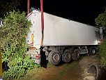 Lkw auf Abwegen im Kyffh&auml;userkreis (Foto: S. Dietzel)