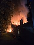 Wohnhaus in Flammen (Foto: S. Dietzel)