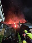 Wohnhaus in Flammen (Foto: S. Dietzel)