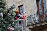 Gro&szlig;e Freude bei kleinen Wichteln - Kita Kinder schm&uuml;cken Weihnachtsbaum am Bad Langensalzaer Rathaus (Foto: Eva Maria Wiegand)