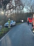 Schwerer Verkehrsunfall mit mehreren Verletzten zwischen  zwischen Hachelbich und Bendeleben (Foto: Feuerwehr Bendeleben)