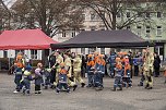 Übergabe des Friedenslichts aus Bethlehem an die Kreisjugendfeuerwehren. (Foto: vgf) Übergabe des Friedenslichts aus Bethlehem an die Kreisjugendfeuerwehren. (Foto: vgf)