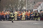 Übergabe des Friedenslichts aus Bethlehem an die Kreisjugendfeuerwehren. (Foto: vgf) Übergabe des Friedenslichts aus Bethlehem an die Kreisjugendfeuerwehren. (Foto: vgf)