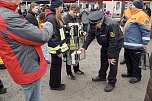 Übergabe des Friedenslichts aus Bethlehem an die Kreisjugendfeuerwehren. (Foto: vgf) Übergabe des Friedenslichts aus Bethlehem an die Kreisjugendfeuerwehren. (Foto: vgf)
