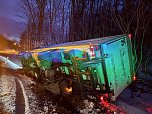 Unfall-Lkw musste geborgen werden (Foto: S. Dietzel)