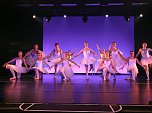 Das Ballettm&auml;rchen Aschenbr&ouml;del, aufgef&uuml;hrt von den Sch&uuml;lerinnen und Sch&uuml;lern des Tanzstudios Radeva.  (Foto: F. Kind)