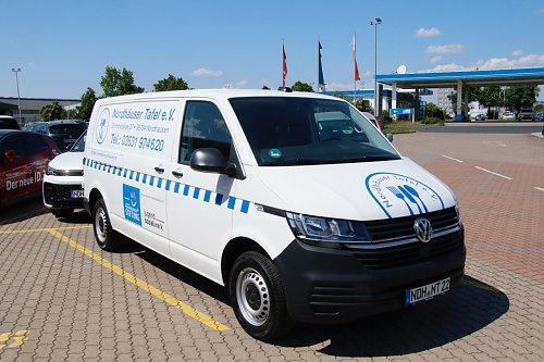 F&uuml;r die passende Beklebung hat das Jugendsozialwerk gesorgt (Foto: agl)