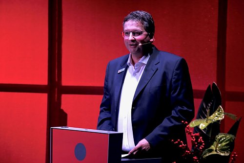 Sparkassenchef Seeber will mit Optimismus in das neue Jahr gehen (Foto: agl)