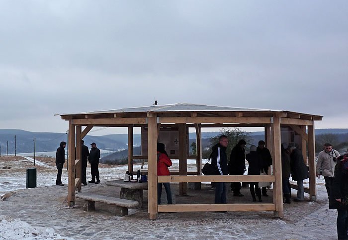 Infopunkt &uuml;bergeben (Foto: Karl-Heinz Herrmann)