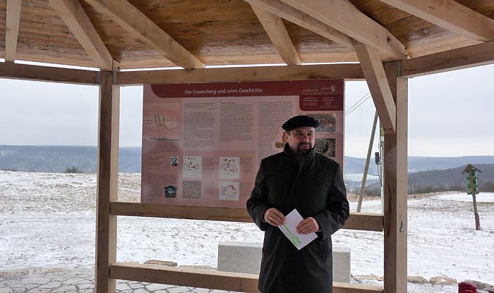 Infopunkt &uuml;bergeben (Foto: Karl-Heinz Herrmann)