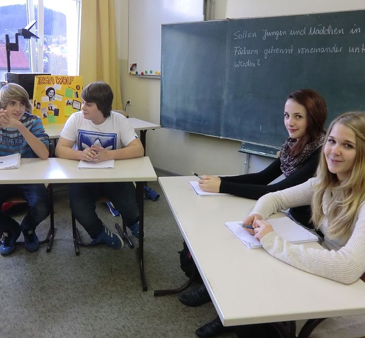 Debattiert (Foto: S. Meyer)