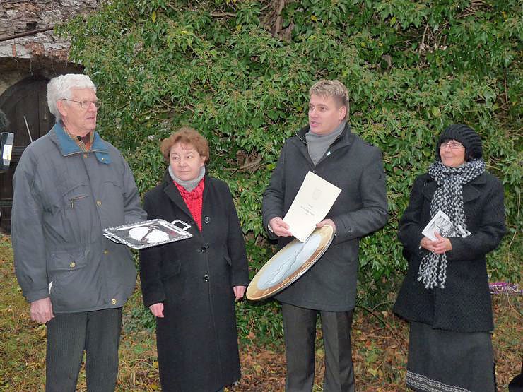 Zwei Euro f&uuml;r den schiefen Turm (Foto: Karl-Heinz Herrmann)
