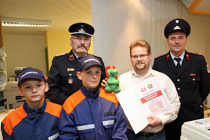 F&ouml;rderer der Feuerwehr geehrt (Foto: G&uuml;nter Herting)
