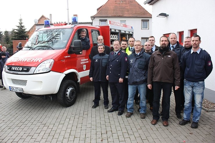 Fahrzeug &uuml;bergeben (Foto: privat)