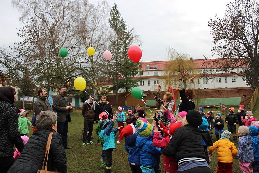 Zum 60. Spielger&auml;te und eine Torte (Foto: Karl-Heinz Herrmann)