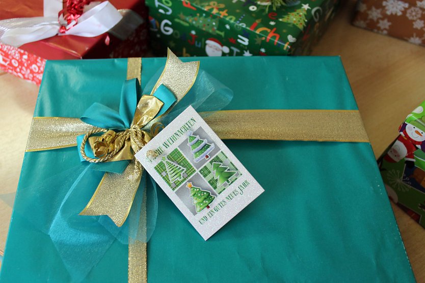 Weihnachtsp&auml;ckchen an Asylbewerber (Foto: Karl-Heinz Herrmann)