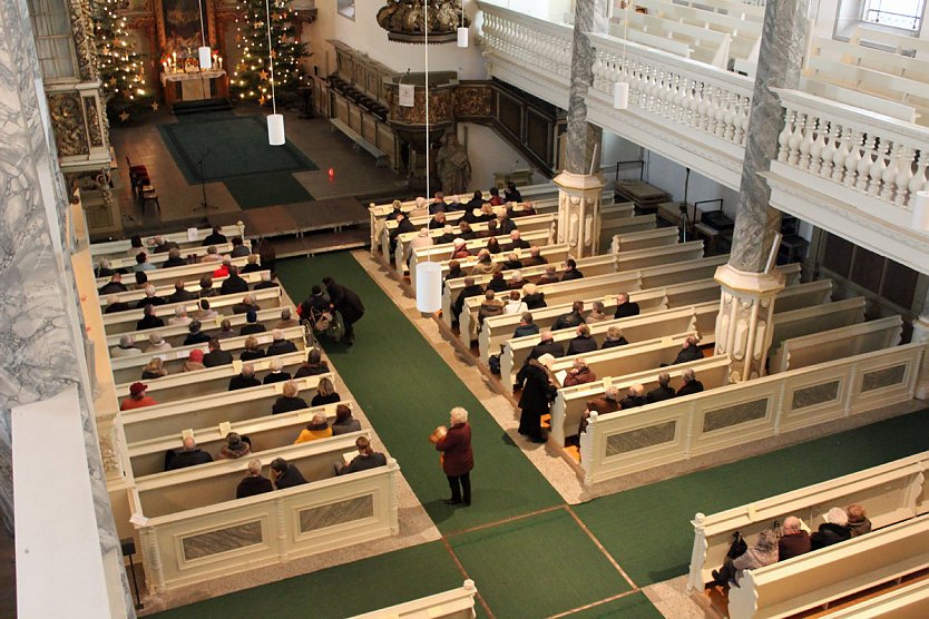 Festliches Weihnachtskonzert in Sondershausen (Foto: Karl-Heinz Herrmann) Festliches Weihnachtskonzert in Sondershausen (Foto: Karl-Heinz Herrmann)