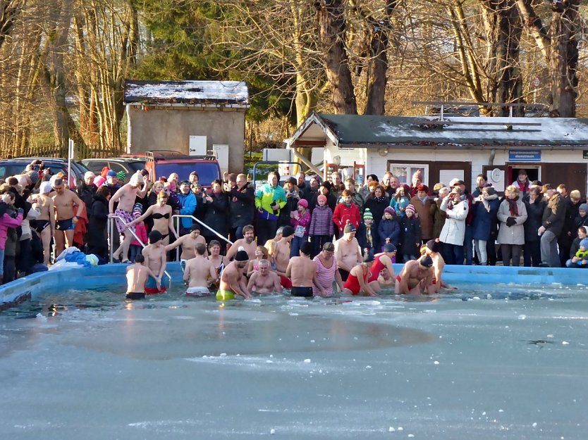 Anbaden (Foto: Anne Dumjahn)
