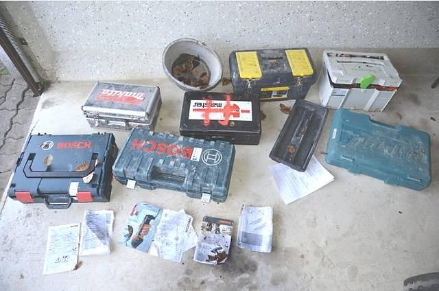 Werkzeugkisten - vermutlich gestohlen (Foto: Polizei G&ouml;ttingen)