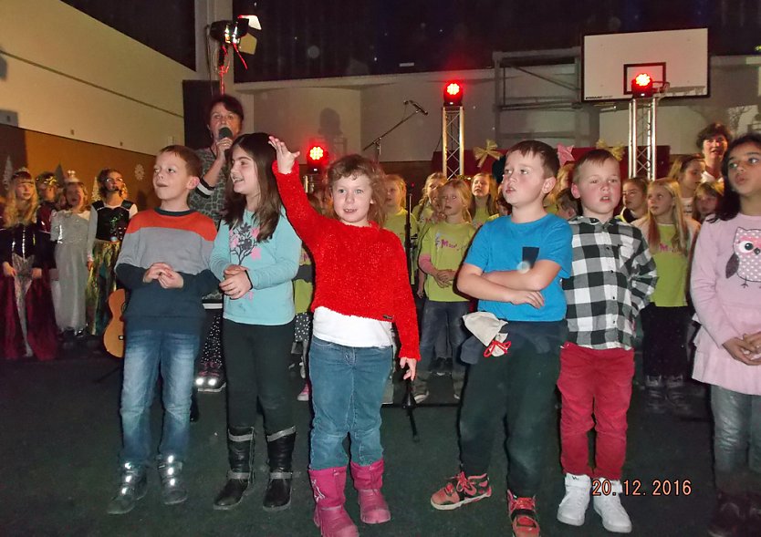 Weihnachtspremiere der Kurstadt-Grundschule (Foto: J. Springsguth)