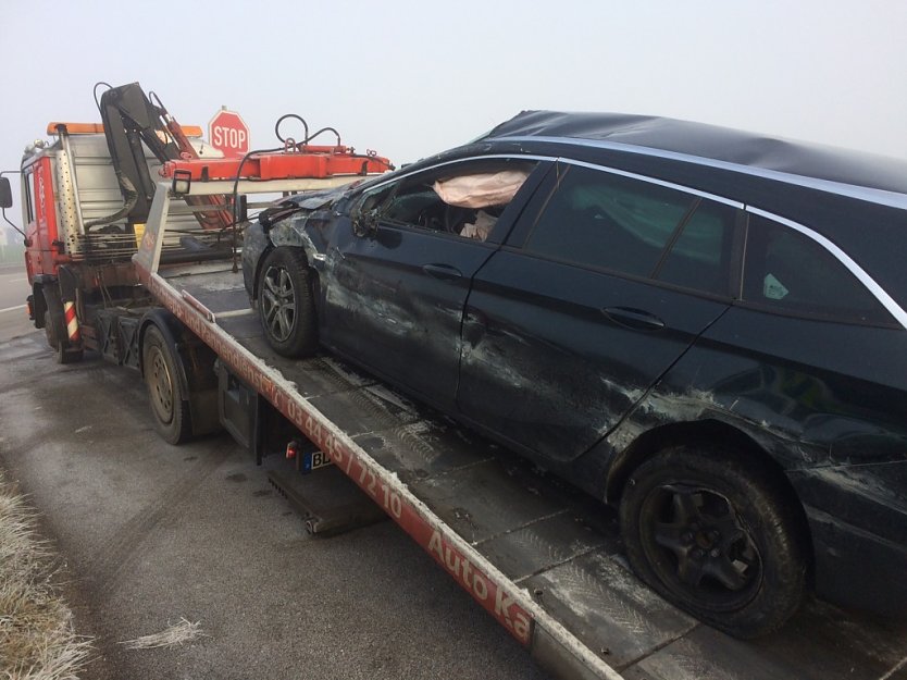 Eines der Unfallautos (Foto: Autobahnpolizei)