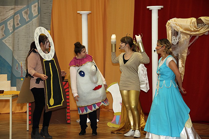 Gebacken, gesungen und geprobt (Foto: Private Fachschule)