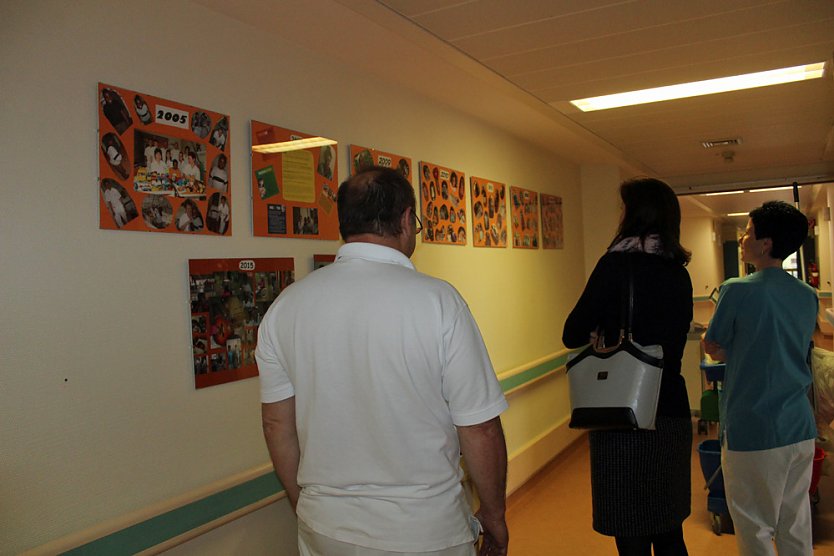 Weihnachtsbesuche in den DRK-Krankenhäusern (Foto: Karl-Heinz Herrmann) Weihnachtsbesuche in den DRK-Krankenhäusern (Foto: Karl-Heinz Herrmann)