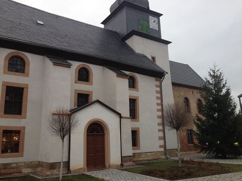 Klangvolles Weihnachtskonzert mit großer Spendenaktion (Foto: Gemeindekirchenrat Seehausen) Klangvolles Weihnachtskonzert mit großer Spendenaktion (Foto: Gemeindekirchenrat Seehausen)