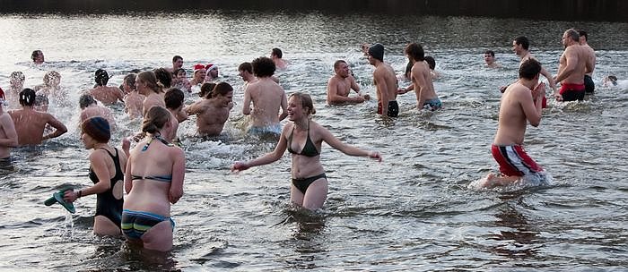 Eisiges Baden (Foto: A. Klingenschmidt)