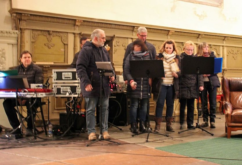 Kinder bringen Licht ins Dunkel (Foto: Karl-Heinz Herrmann)