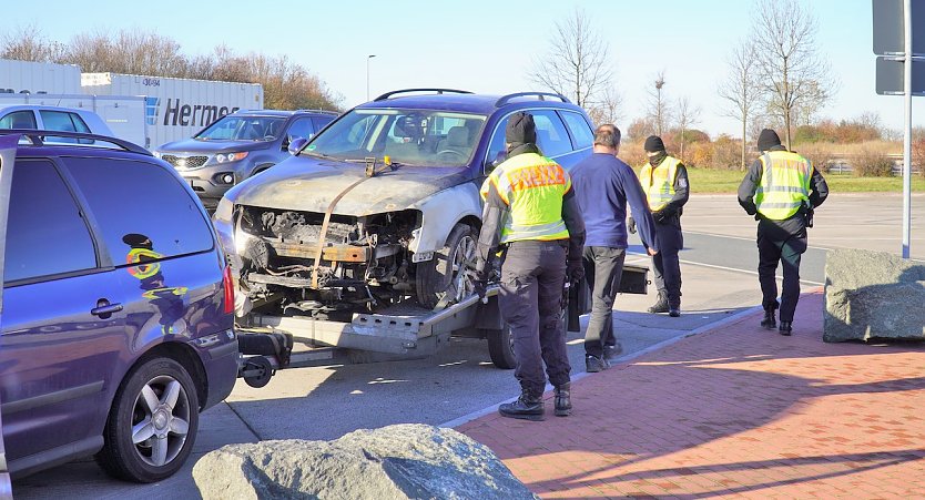 Fahrzeuggespanne wurden von den kontrollierenden Beamten inspiziert. (Foto: API Thüringen)
