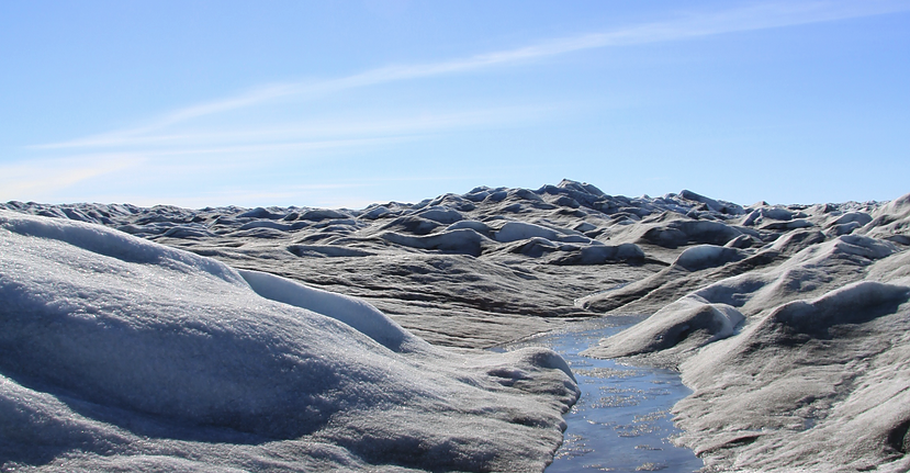 Schmelzwasser auf Grönland (Foto: wikimedia commons, Chmee2/Valtameri, CC BY 3.0)
