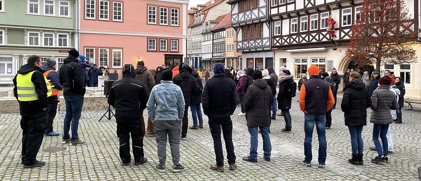 Corona-Demo vor der Marktkirche in Bad Langensalza (Foto: oas)