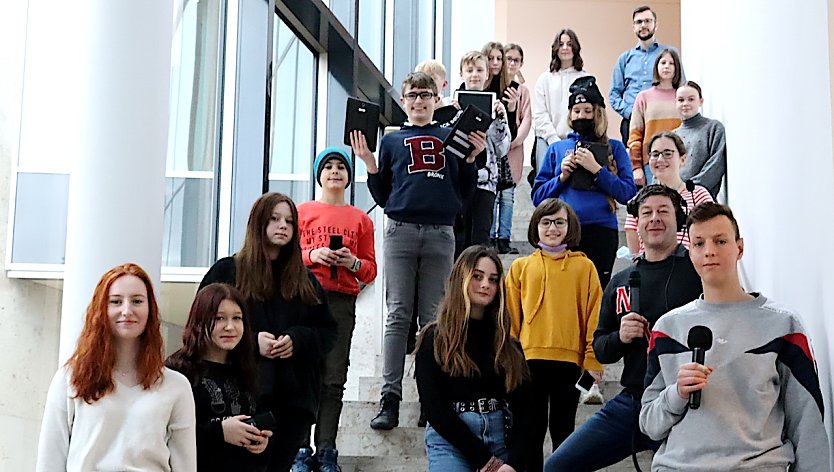 Jugendliche produzierten Podcasts und erhielten professionelle Hilfe von Marco Ramm (2. von rechts) (Foto: &copy;Stadtverwaltung Nordhausen)