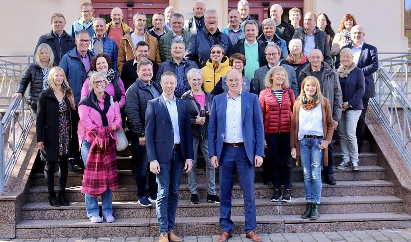 Wimmelbild mit Kreistagsmitgliedern aus Bayern und Thüringen (Foto: J.Piper)
