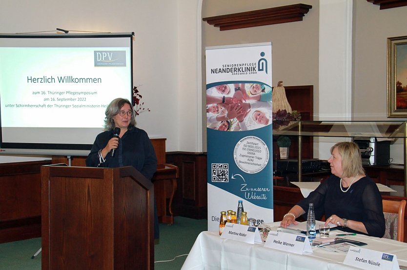 Gesundheitsministerin Heike Werner beim Pflegesymposium (Foto: Deutscher Pflegeverband e.V. ) Gesundheitsministerin Heike Werner beim Pflegesymposium (Foto: Deutscher Pflegeverband e.V. )