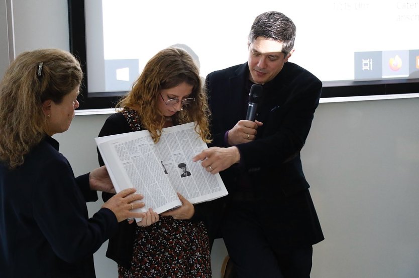 Lucie Fouble (Mitte) und Regisseur Anthony Giacchino (Foto: agl)