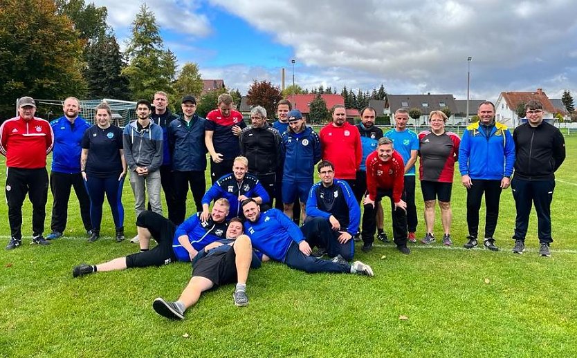 Die neuen Teamleiter nach bestandener Pr&uuml;fung (Foto: S.Beer)
