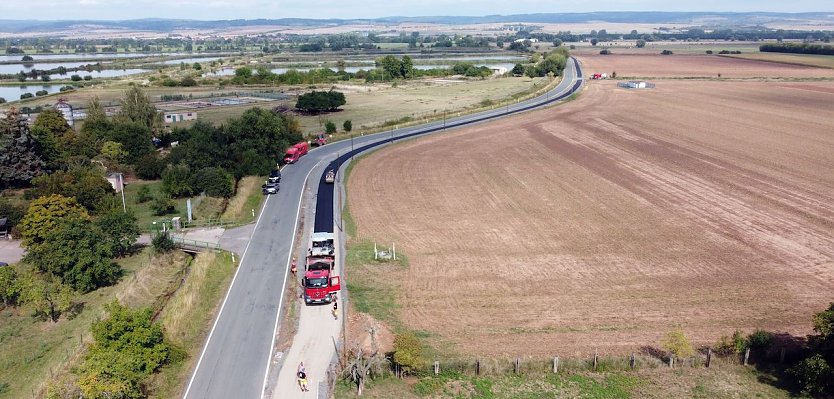 Der neue Radweg kurz vor seiner Vollendung in einer Luftaufnahme (Foto: Daniel Gei&szlig;ler)